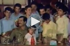 عکس يادگاری صدام با «آن بیست و سه نفر»